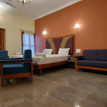 Kanthi Resorts Badami Bāgalkot 外观 照片