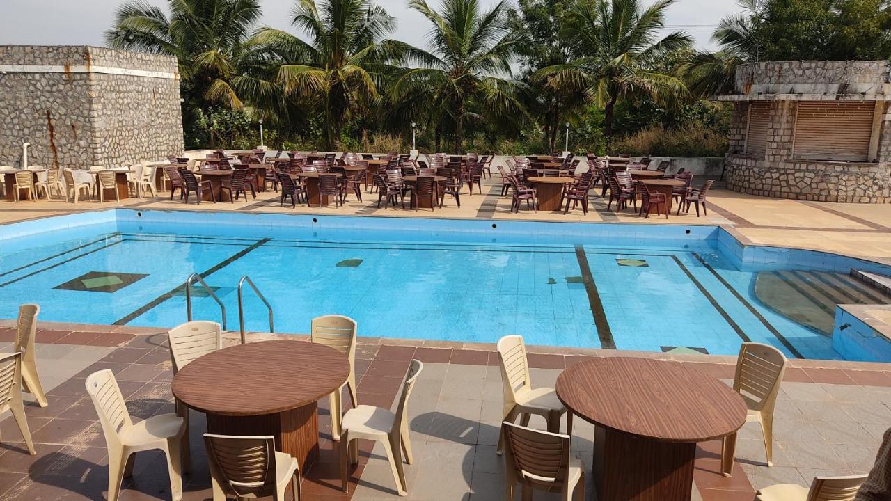 Kanthi Resorts Badami Bāgalkot 外观 照片