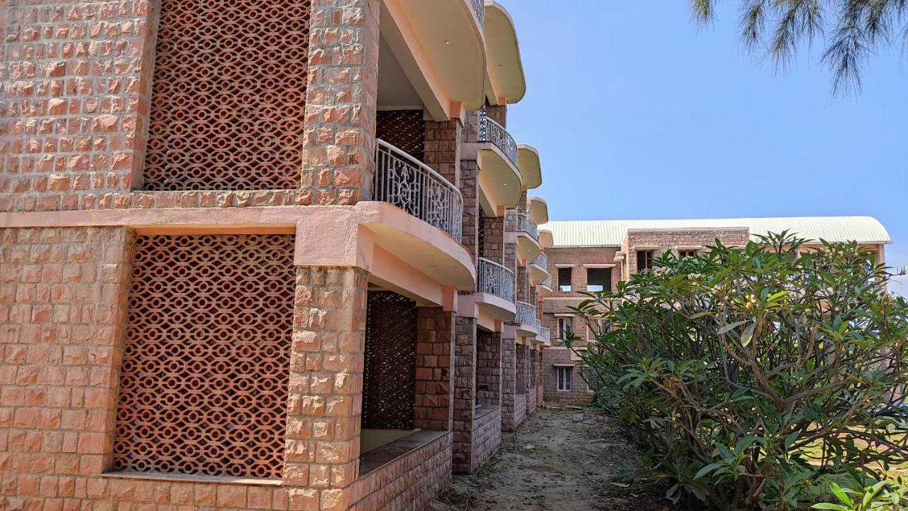 Kanthi Resorts Badami Bāgalkot 外观 照片