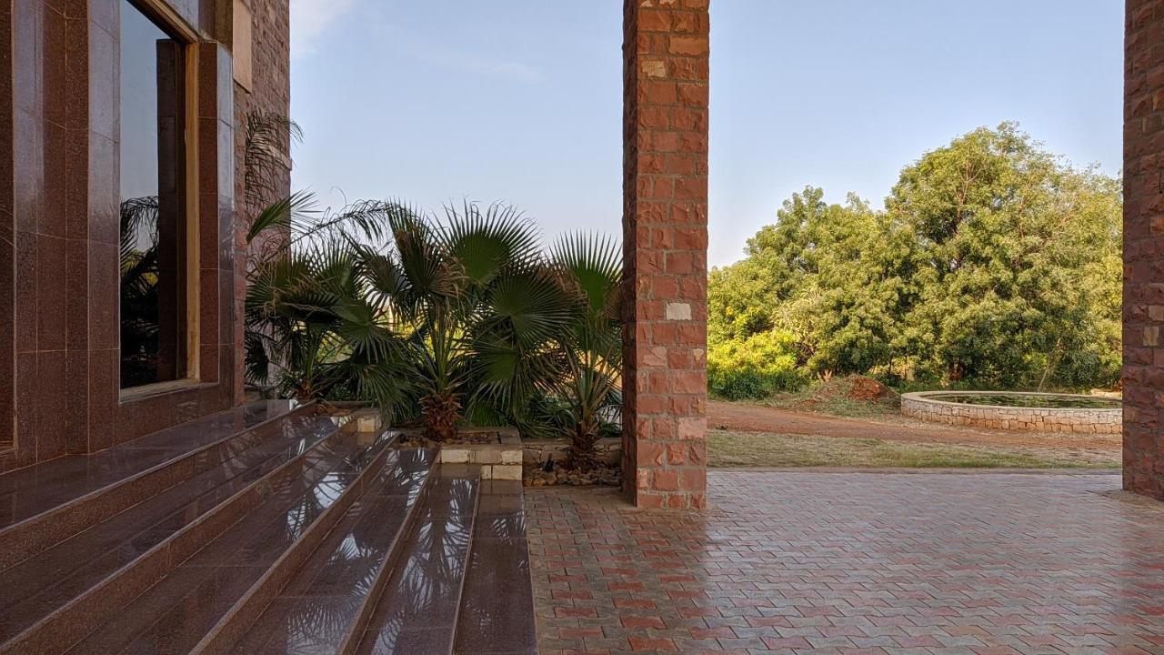Kanthi Resorts Badami Bāgalkot 外观 照片