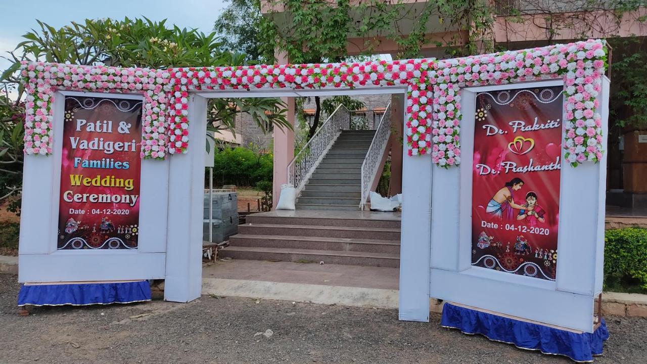 Kanthi Resorts Badami Bāgalkot 外观 照片