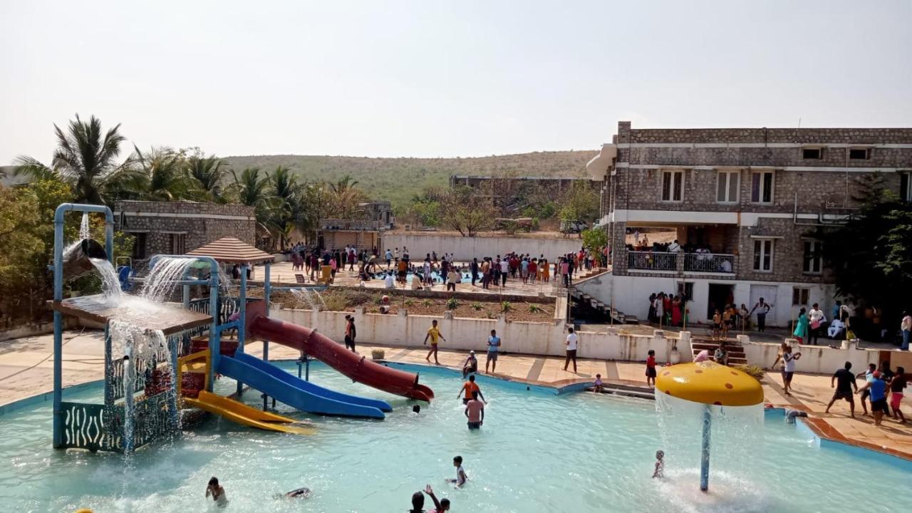 Kanthi Resorts Badami Bāgalkot 外观 照片