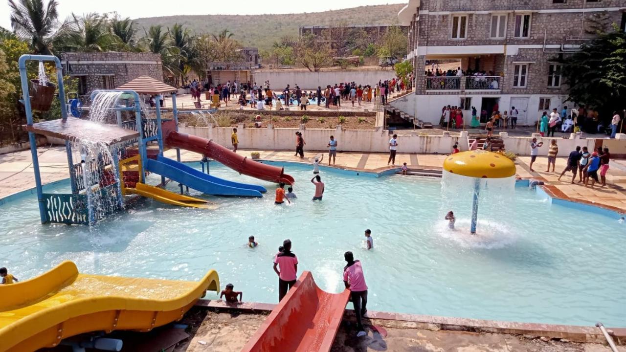 Kanthi Resorts Badami Bāgalkot 外观 照片